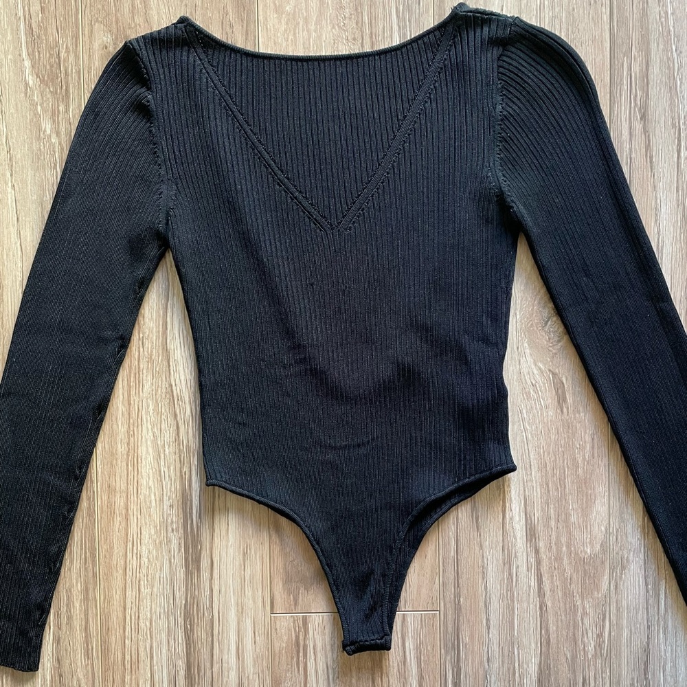 urban outfitters open back black long sleeve body suit